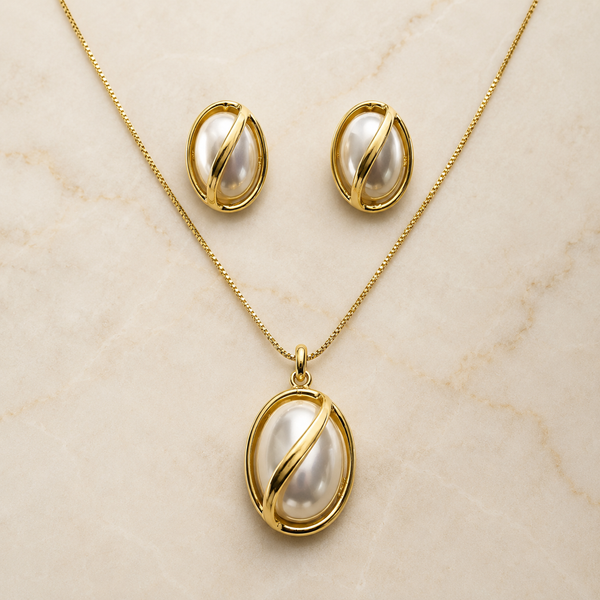 Vervit Oval Pendant Necklace Set for Festive Wear – Gold Finish, Necklace with Earrings