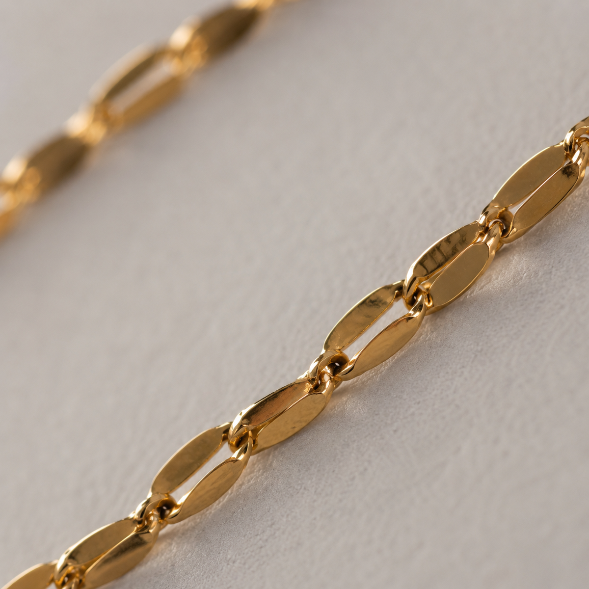 Elegant Gold-Toned Oval Link Chain