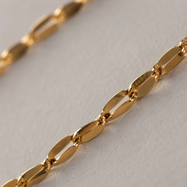 Elegant Gold-Toned Oval Link Chain